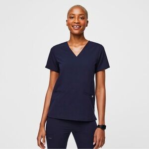 Casma Three-Pocket Scrub Top